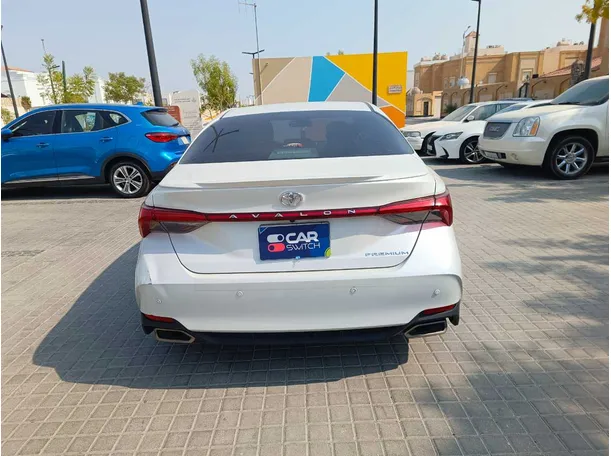 Car image 6