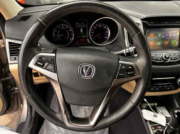 Car image 18