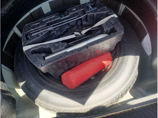 Car image 23
