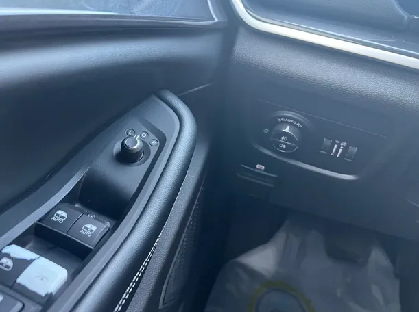 Car image 31