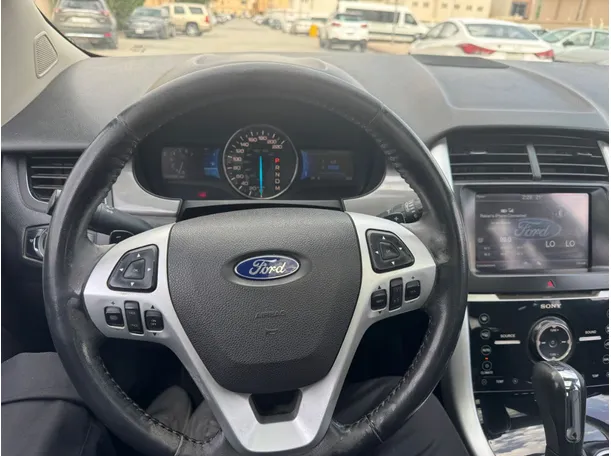Car image 16
