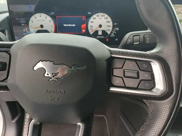 Car image 23
