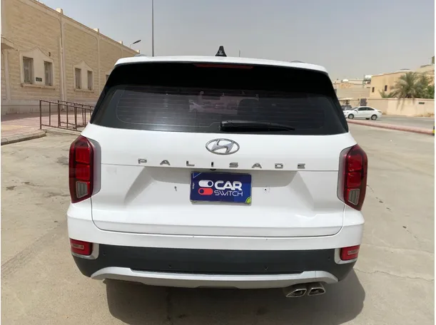 Car image 6