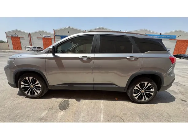 Car image 7