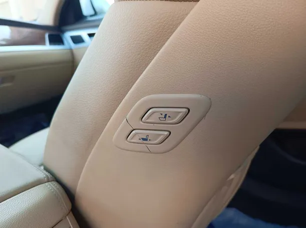 Car image 38