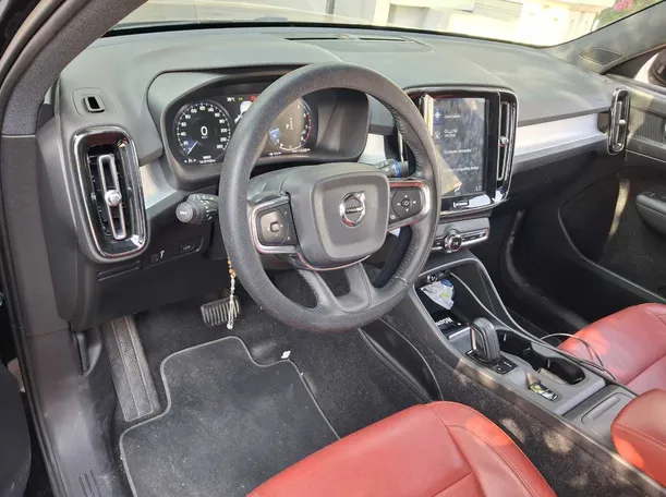 Car image 11