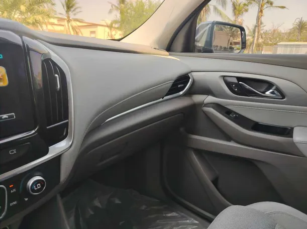 Car image 26