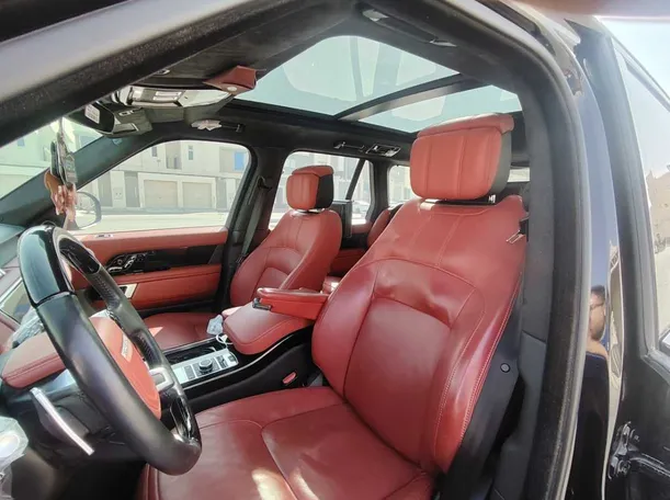 Car image 13
