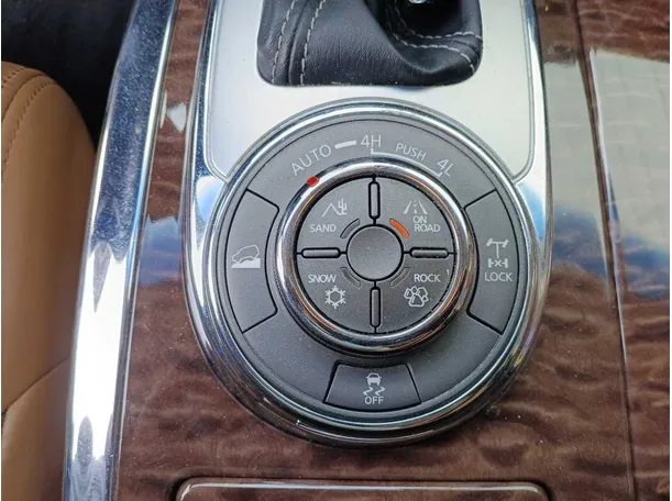 Car image 26