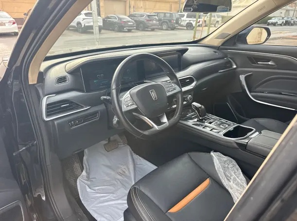 Car image 11
