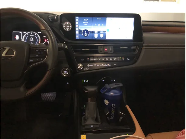 Car image 16