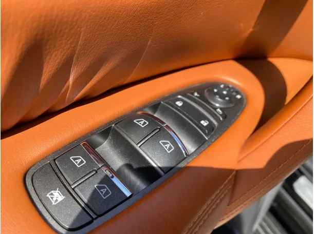 Car image 28