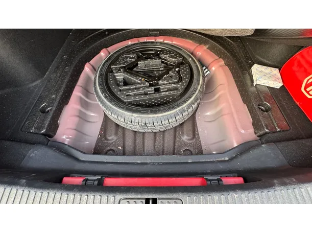Car image 24