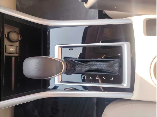 Car image 30