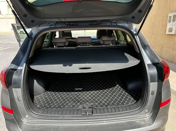 Car image 23
