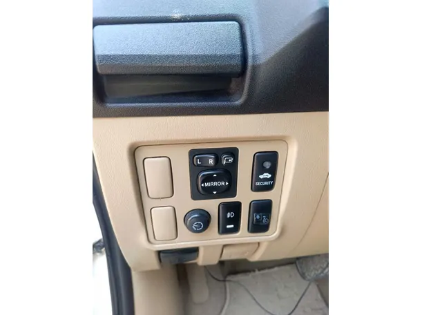 Car image 32
