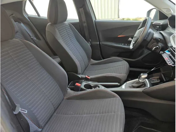 Car image 10