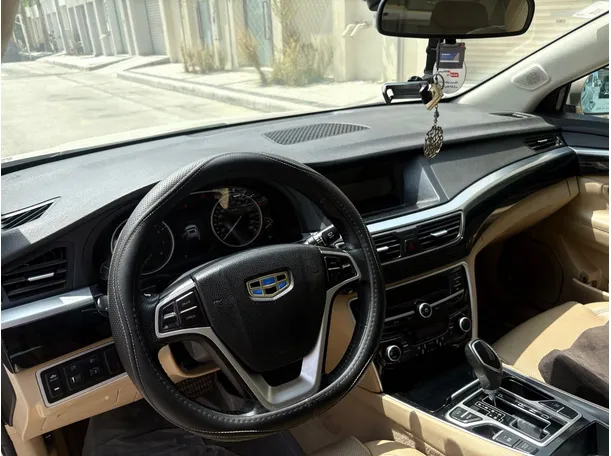 Car image 10