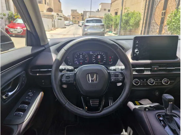 Car image 18