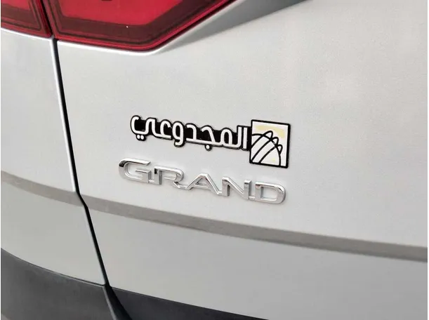 Car image 32