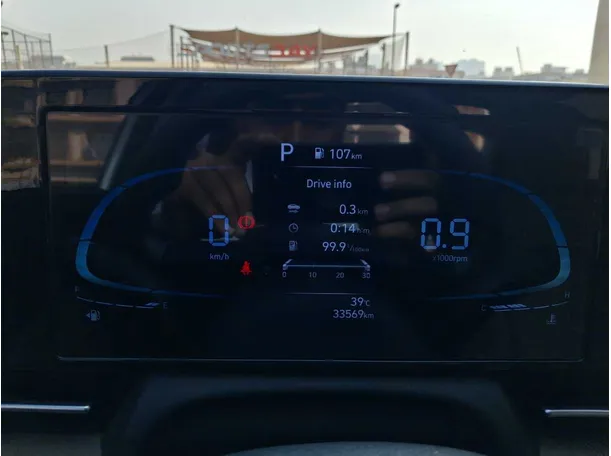 Car image 19