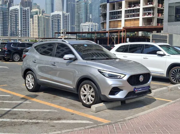 Car image 4