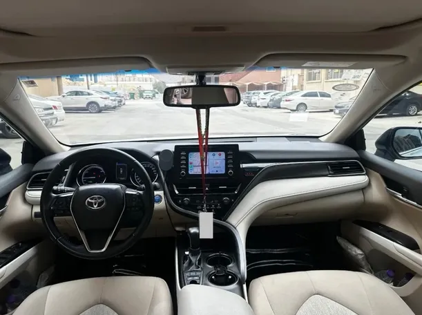 Car image 6