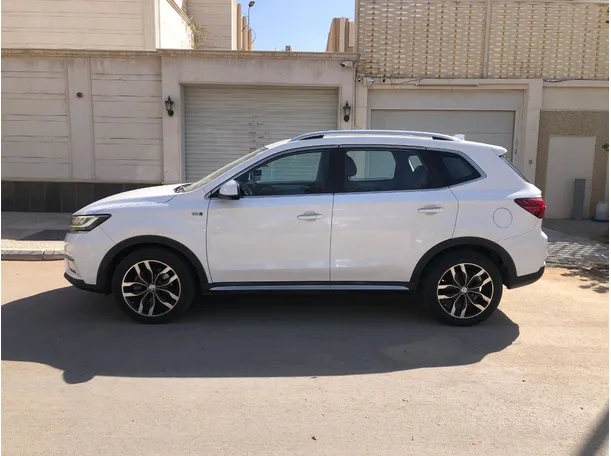 Car image 8
