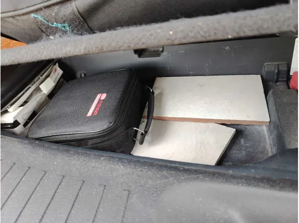 Car image 48