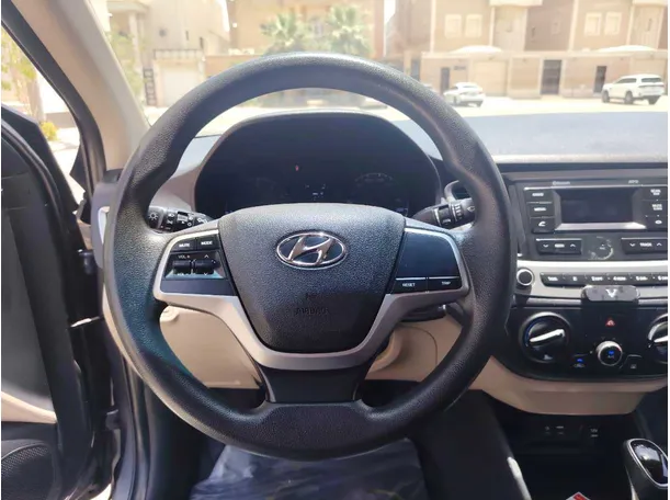 Car image 23