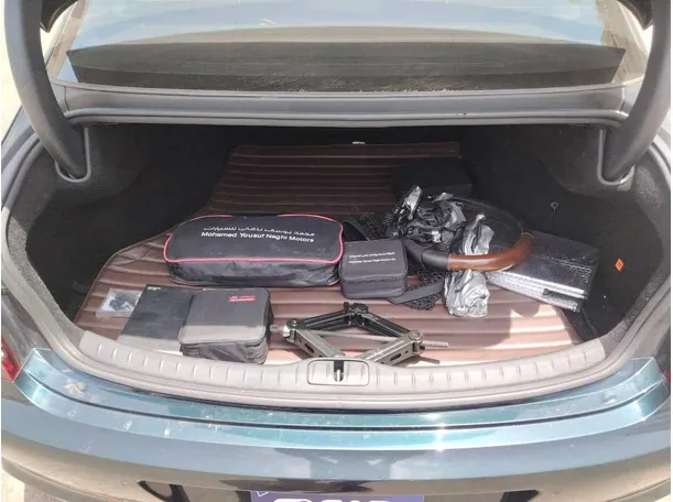 Car image 32