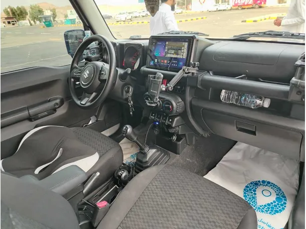 Car image 16