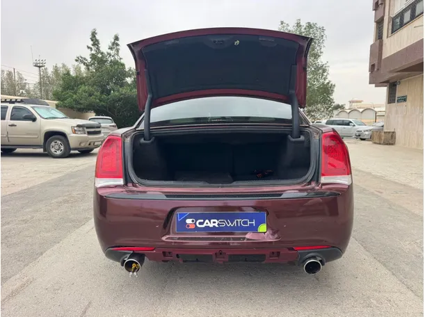 Car image 19