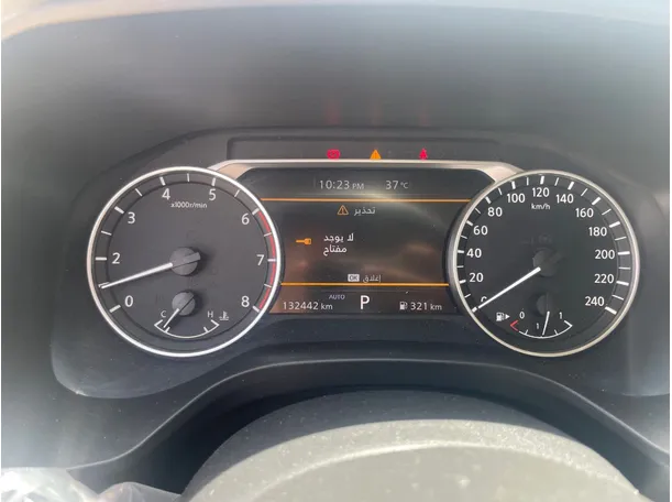 Car image 16