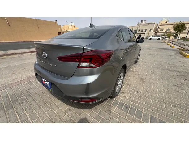 Car image 5