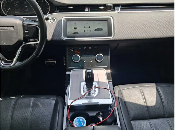 Car image 17