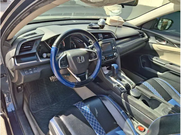 Car image 11