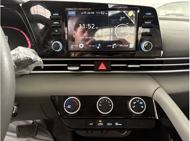 Car image 12