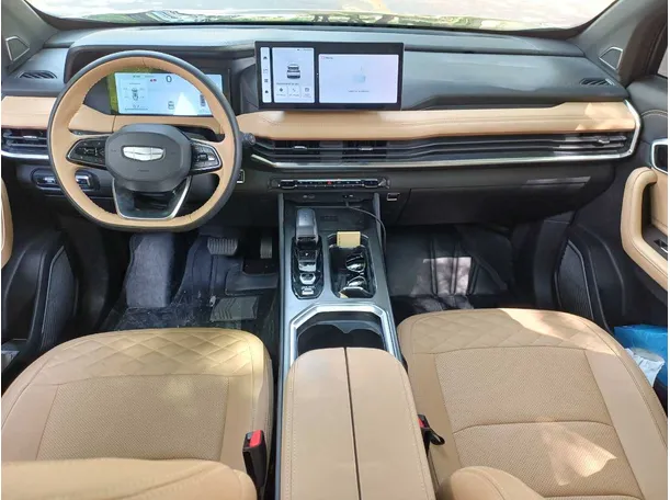 Car image 16