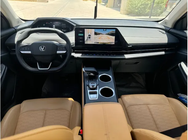 Car image 17