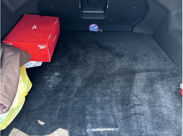 Car image 26