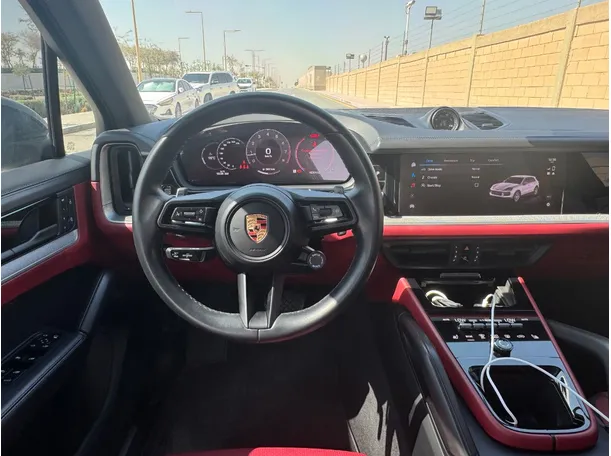 Car image 15