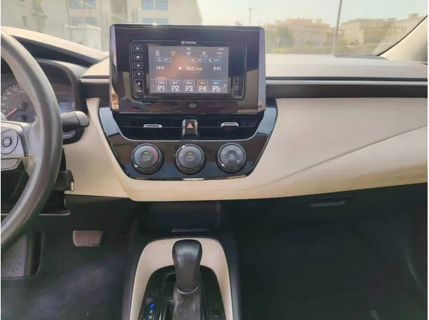 Car image 25