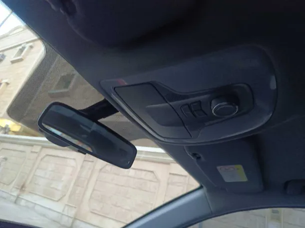Car image 33