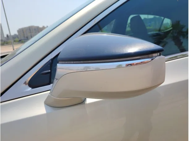 Car image 30