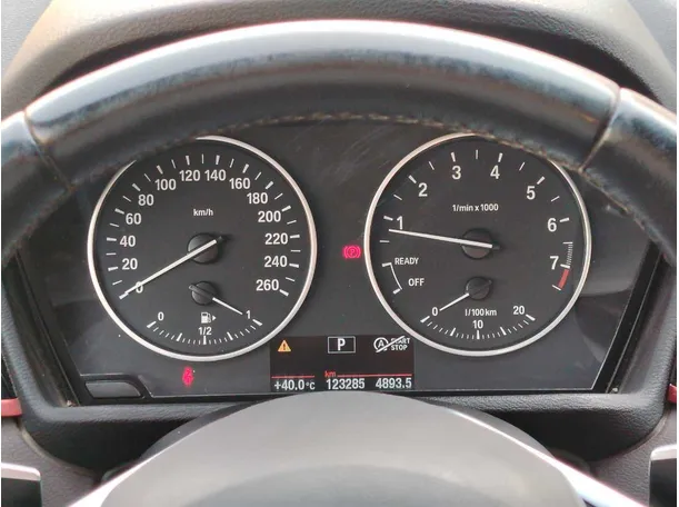 Car image 26