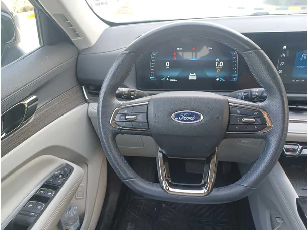 Car image 16