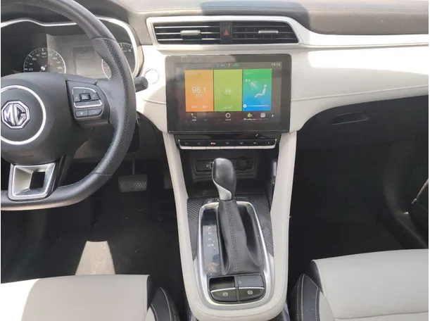 Car image 17