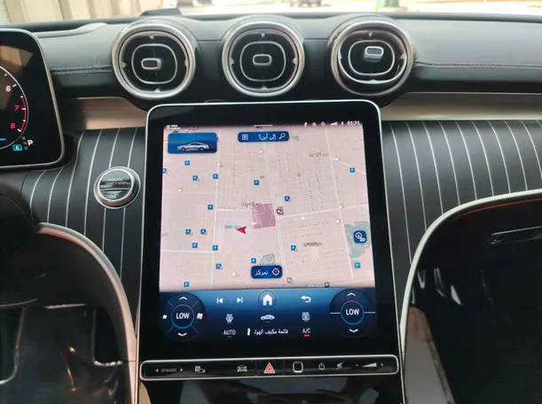 Car image 19
