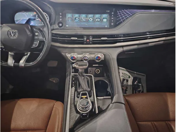 Car image 24
